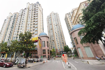 龙都百盛花园3室1厅1卫67万95m2出售